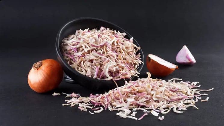 Premium Dehydrated Red Onion Flakes for International Food Markets